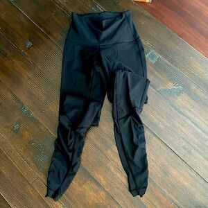 Lulu Size 5 Black Leggings